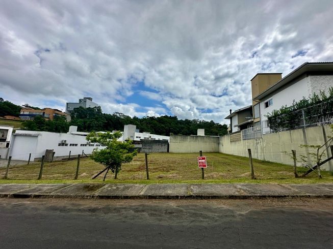Terreno no Bairro Santa Catarina